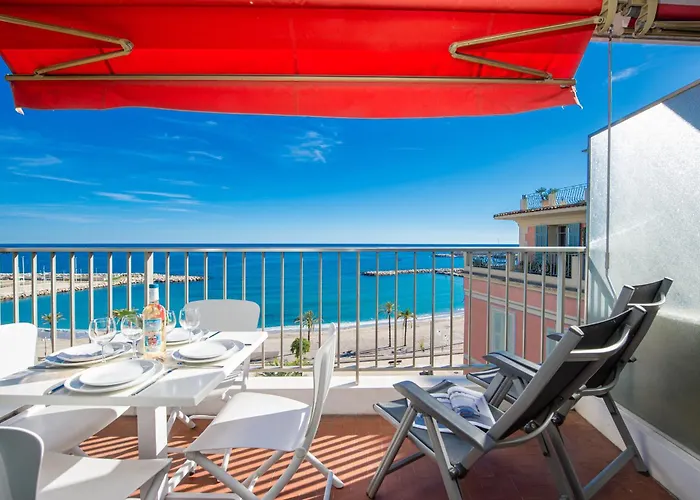 Front De Avec Parking Privé Apartamento Menton